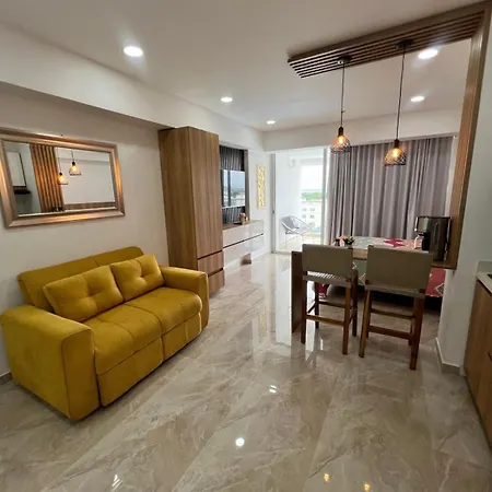 Cozy Near Beach & Airport